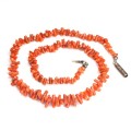 OFERTA : coliere de coral natural, rosu-somon. Italia. anii ' 50